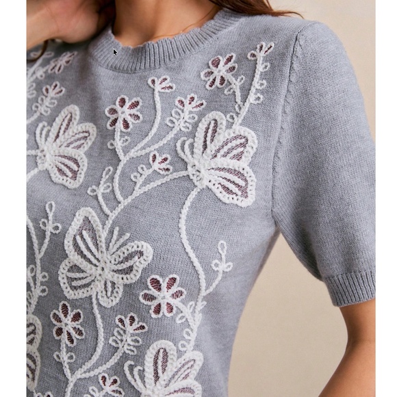 Classic Butterfly Floral Embroidered Knit Short sleeve top - Picture 2 of 6